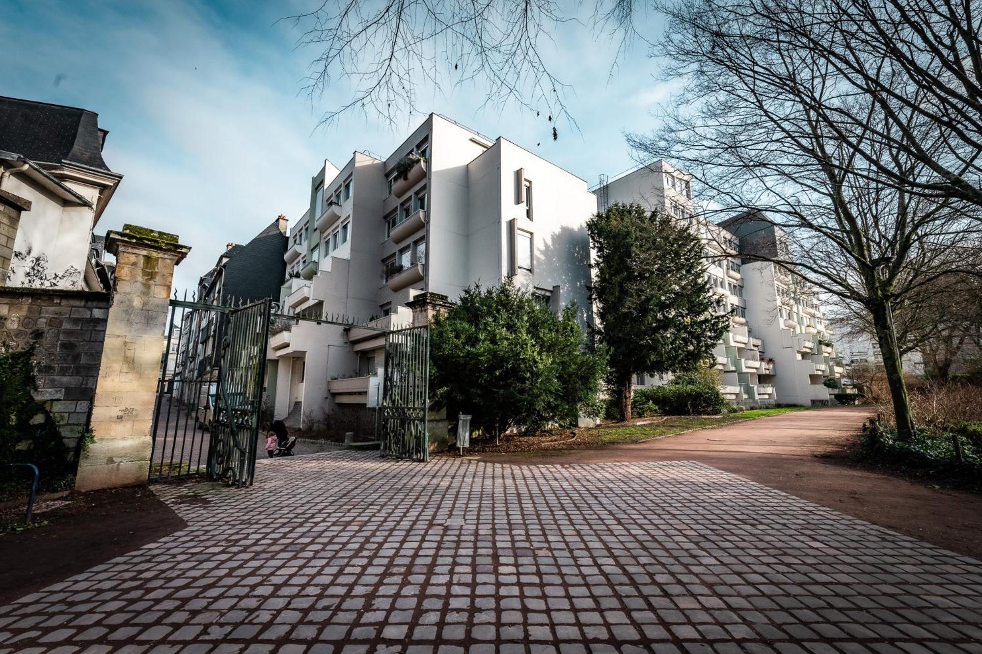Aux Jardins De L'Hotel De Ville - Appartement Hypercentre Avec Parking Prive Ruan Exterior foto